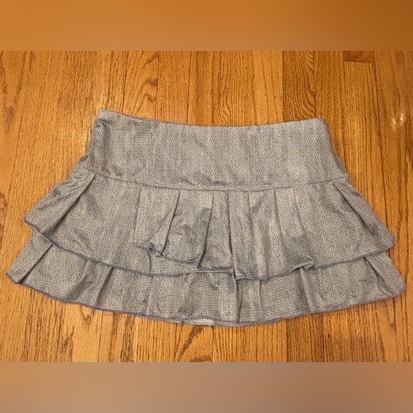 LUCKY IN LOVE Layered 12" Skort Skirt With Shorts Gray Tiered Skirt Size large - Picture 1 of 8